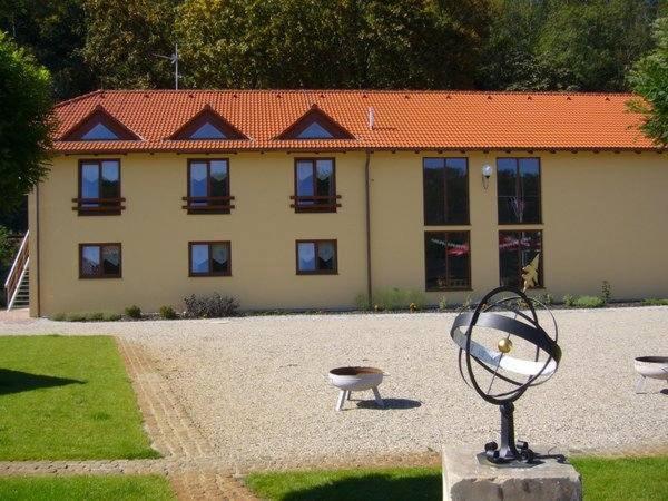 Marina Vltava Hotel Nelahozeves Luaran gambar